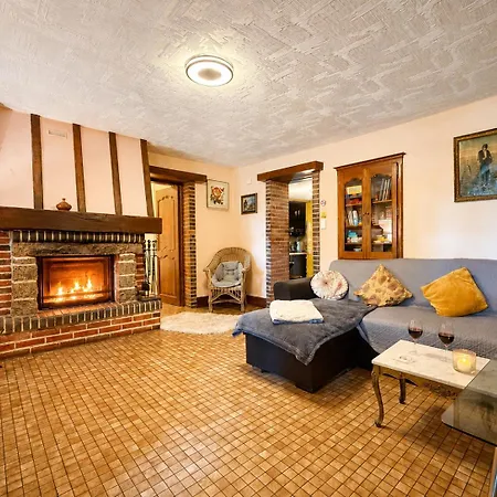 Maison Familiale Au Avec Grand Terrain Arbore * Irai