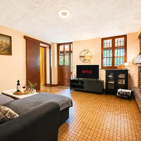 Maison Familiale Au Avec Grand Terrain Arbore بيت للعطل *