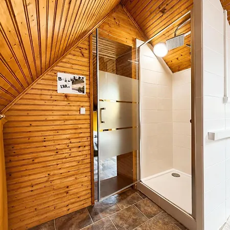 Maison Familiale Au Avec Grand Terrain Arbore * Irai